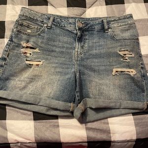 Maurices jean shorts with flag